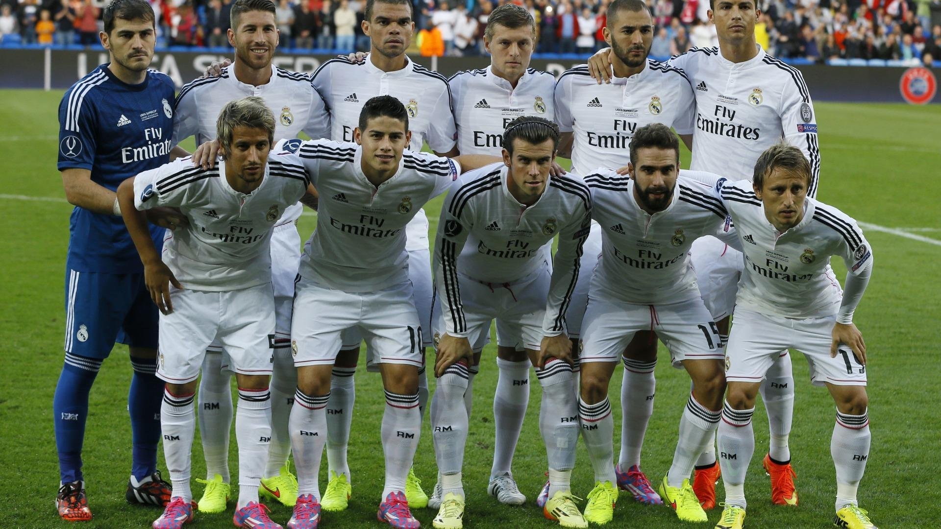 历史性时刻：足球赛场上的“第一次”事件，足球史上的第一场比赛