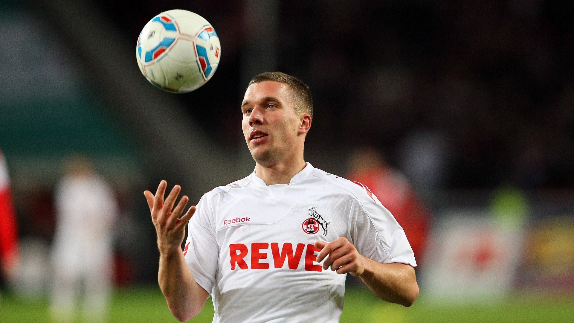 法甲：巴黎在客场逆转里尔，争冠格局再掀高潮，巴黎对战里尔